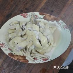 柴火隔水蒸鸡好评如潮 一场唇齿间的烟火盛宴
